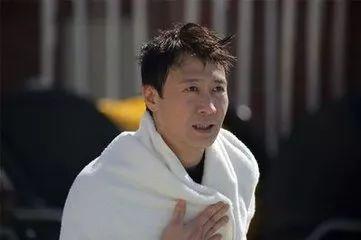 黎明邻居爆料视频播放,揭秘明星真实生活幕后